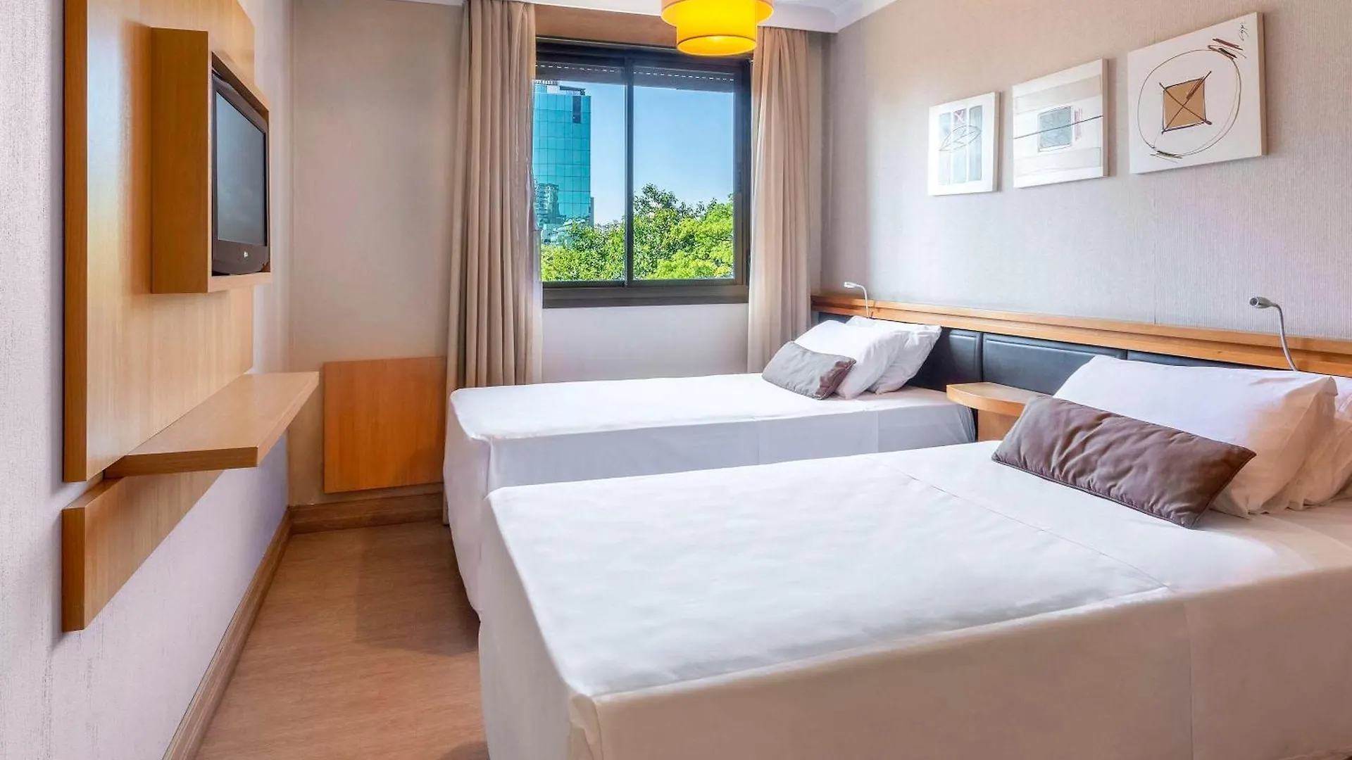 Hotel Manhattan Porto Alegre By Mercure - 5 Minutos Do Hospital Moinhos De Vento